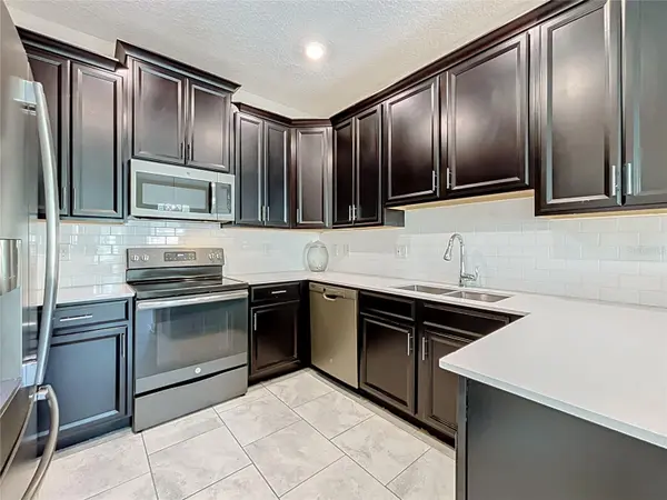 1051 QUAKER RIDGE LN, Davenport, FL 33896