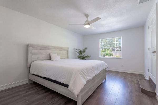 526 E JESSUP AVE, Longwood, FL 32750