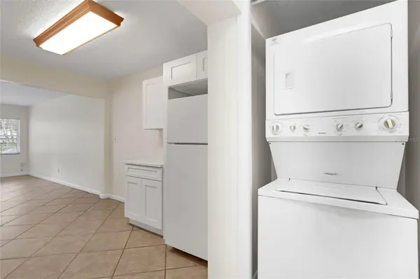 2037 WOODLAWN DR, Orlando, FL 32803