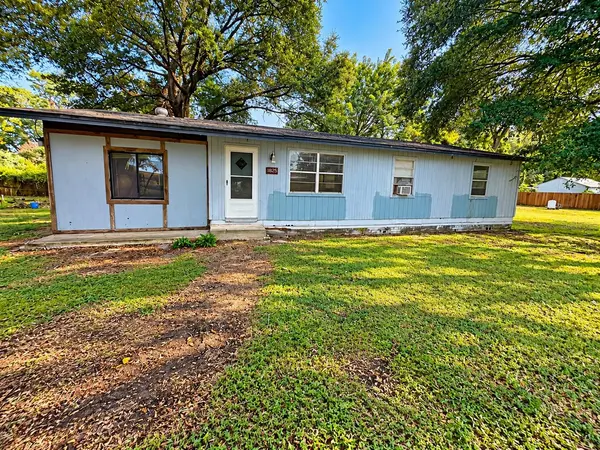 1825 HUGGINS DR, Apopka, FL 32703
