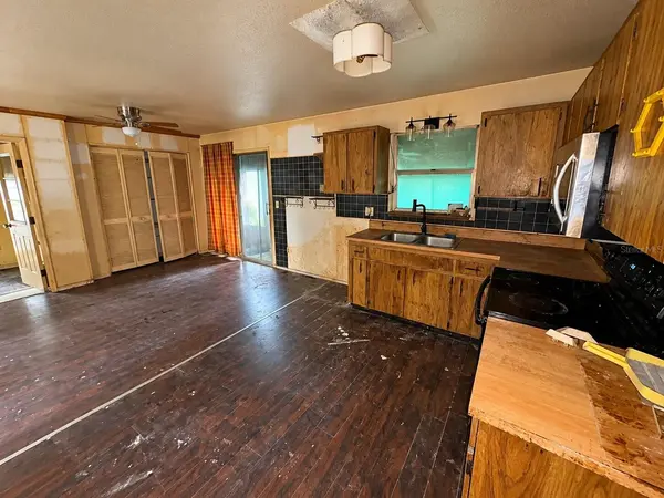 1825 HUGGINS DR, Apopka, FL 32703