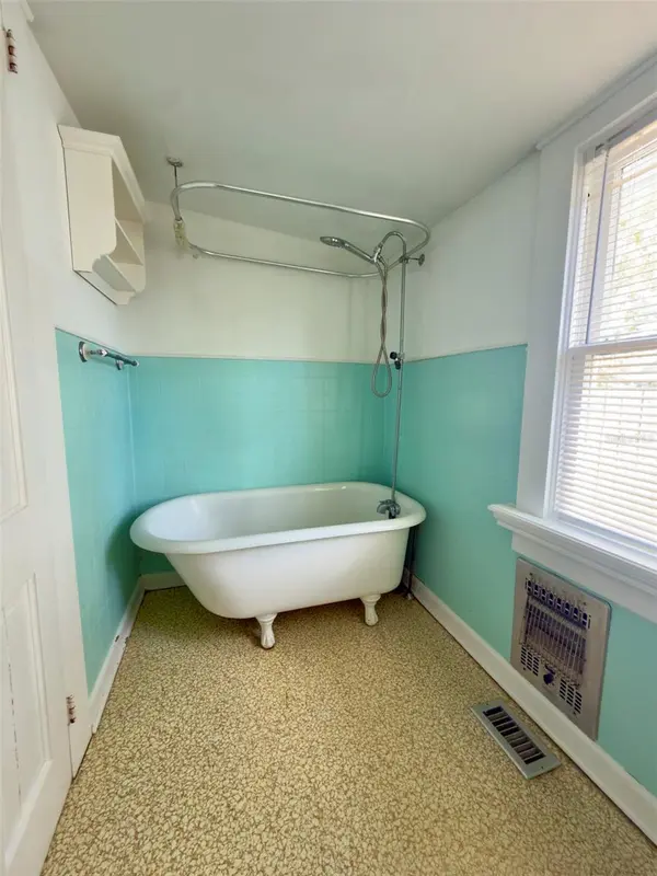 21 S MARY ST, Eustis, FL 32726