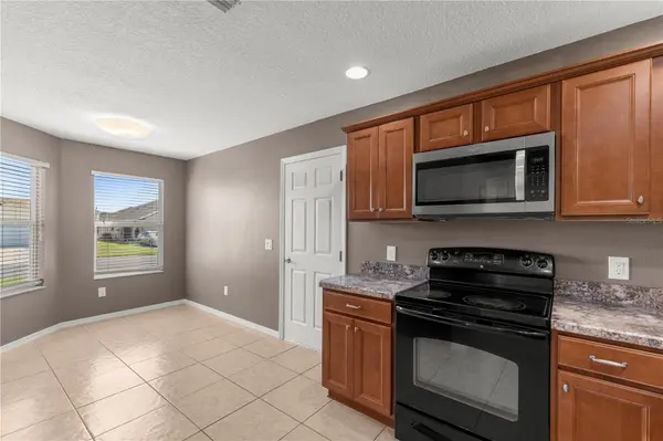 12166 NE 51ST CIR, Oxford, FL 34484
