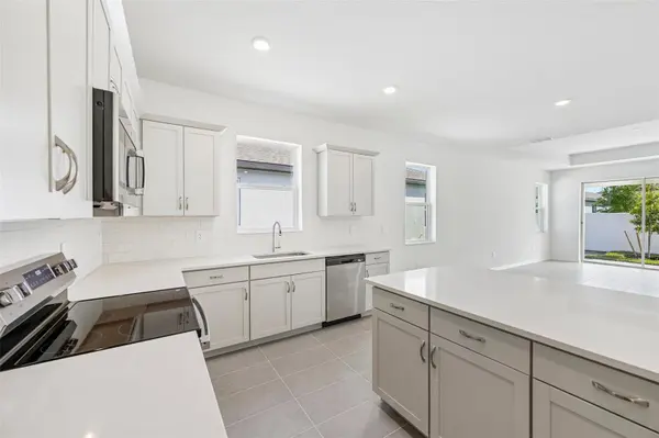 9026 LEEWARD DR, Palmetto, FL 34221