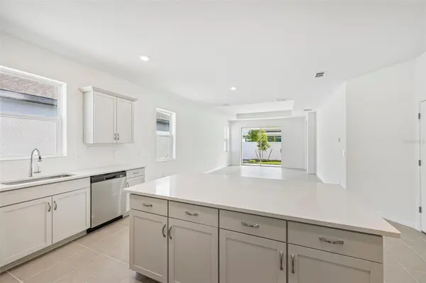 9026 LEEWARD DR, Palmetto, FL 34221