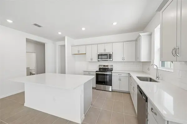 9026 LEEWARD DR, Palmetto, FL 34221
