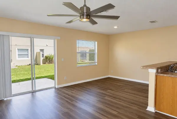 529 CRESTING OAK CIR #78, Orlando, FL 32824