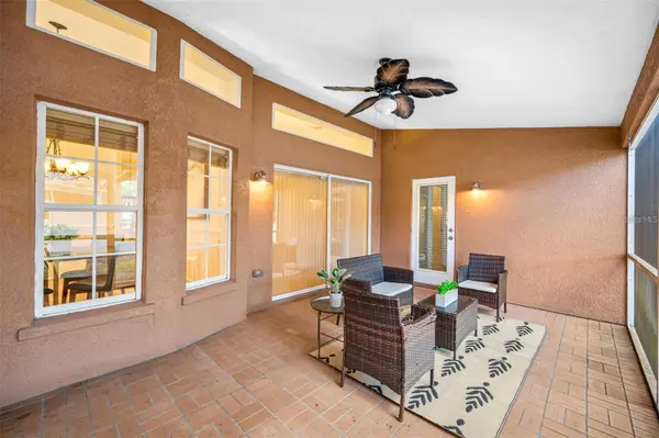 5619 WALKINGSTICK LN, Wesley Chapel, FL 33543