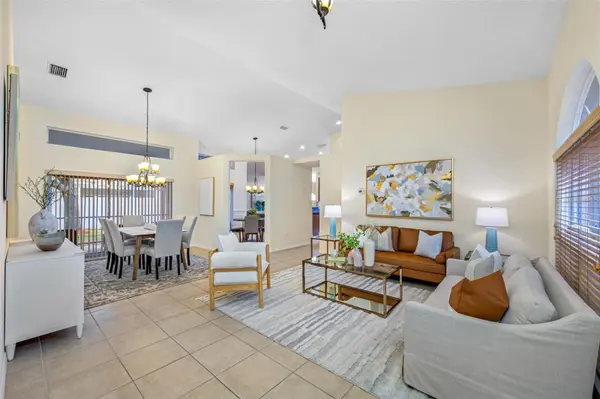 5619 WALKINGSTICK LN, Wesley Chapel, FL 33543