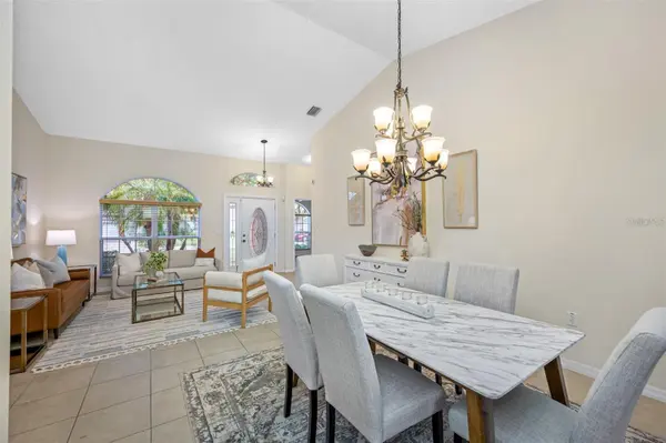5619 WALKINGSTICK LN, Wesley Chapel, FL 33543