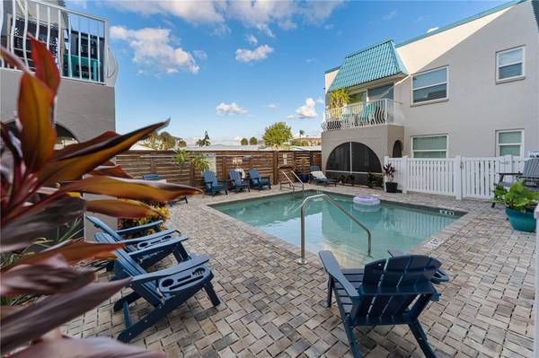 17035 GULF BLVD #104, North Redington Beach, FL 33708