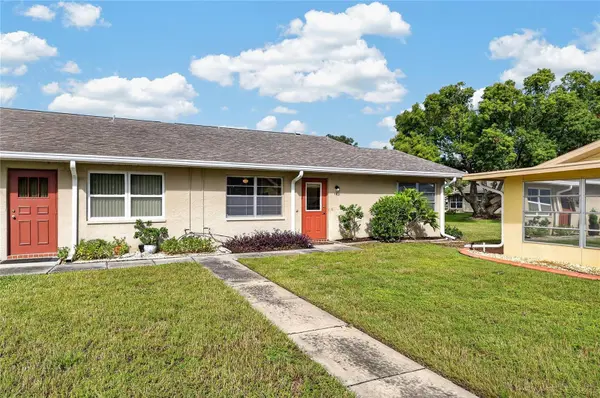 1904 CANTERBURY LN #18, Sun City Center, FL 33573