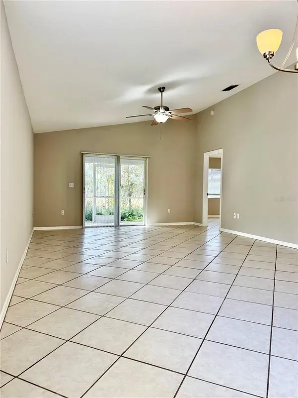 10431 ISLEWORTH AVE, Tampa, FL 33647