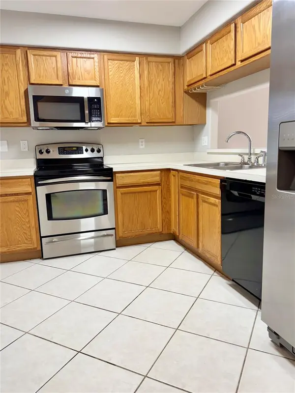 10431 ISLEWORTH AVE, Tampa, FL 33647