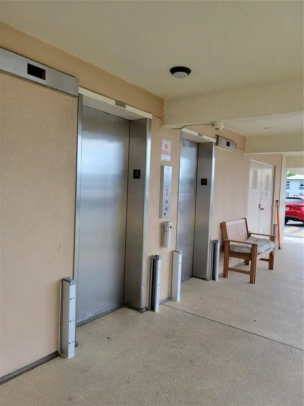 1847 SHORE DR S #204, South Pasadena, FL 33707