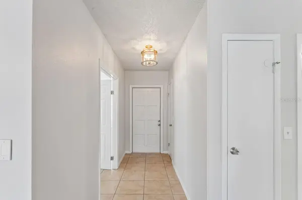 14051 BRIARDALE LN, Tampa, FL 33618