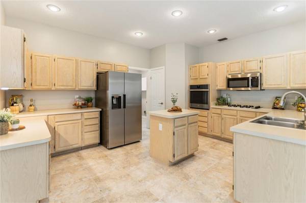 28402 OPENFIELD LOOP, Wesley Chapel, FL 33543