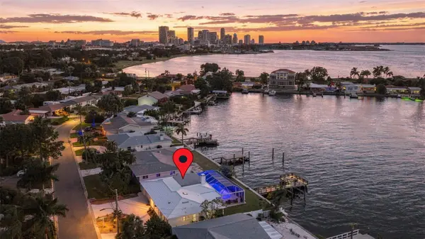 2440 S SHORE DR SE, St Petersburg, FL 33705