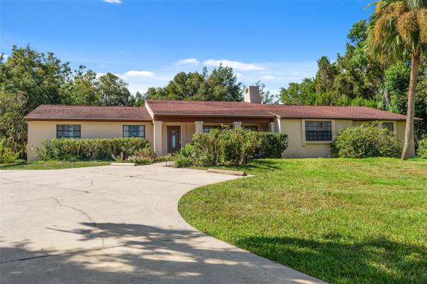 8943 SILVER LAKE DR, Leesburg, FL 34788