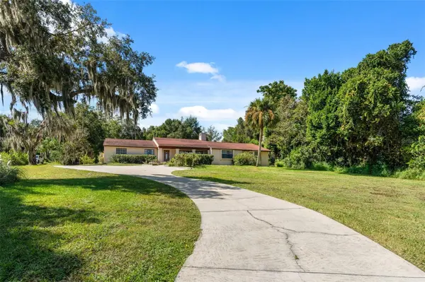 8943 SILVER LAKE DR, Leesburg, FL 34788