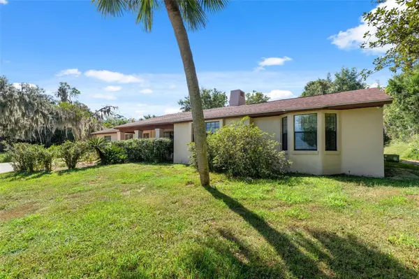 8943 SILVER LAKE DR, Leesburg, FL 34788