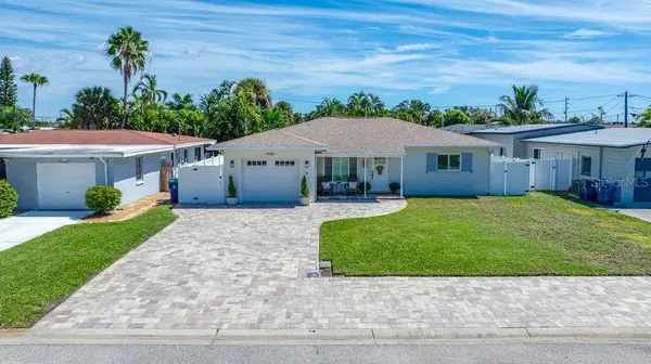 1444 COREY WAY S, South Pasadena, FL 33707