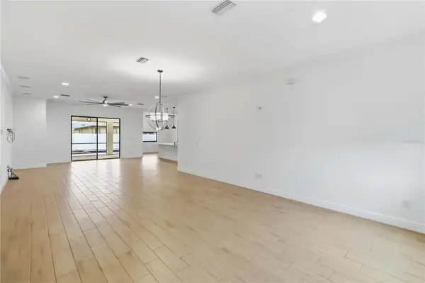 4028 SALIDA DELSOL DR, Sun City Center, FL 33573