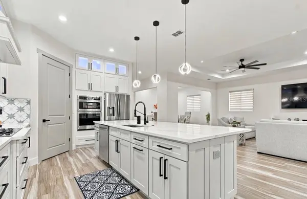 13204 LAKE MAGDALENE BLVD, Tampa, FL 33618