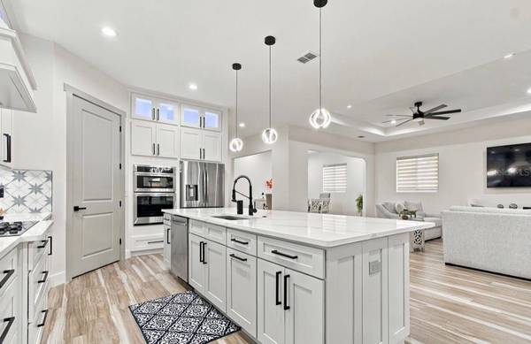 13204 LAKE MAGDALENE BLVD, Tampa, FL 33618