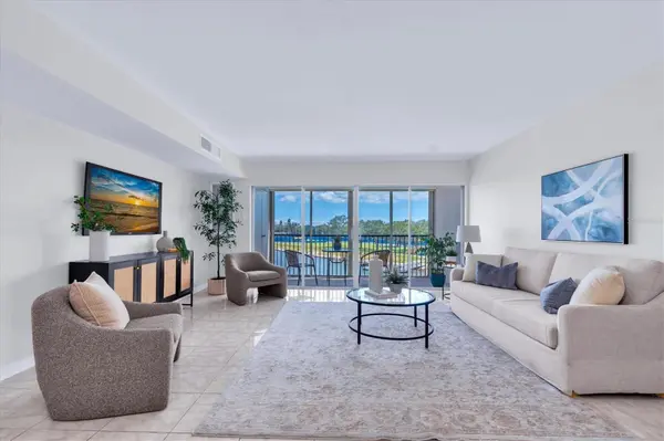 10355 PARADISE BLVD #208, Treasure Island, FL 33706