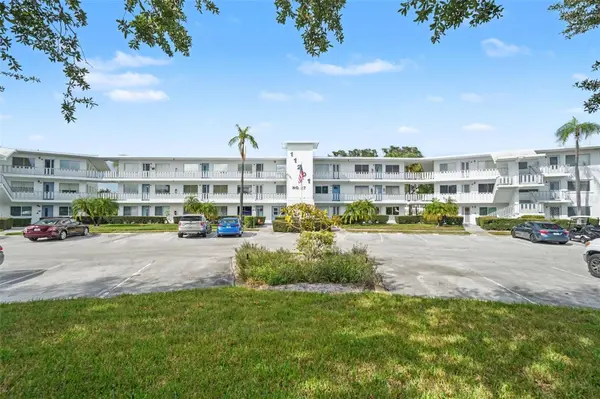 11201 80TH AVE #209, Seminole, FL 33772