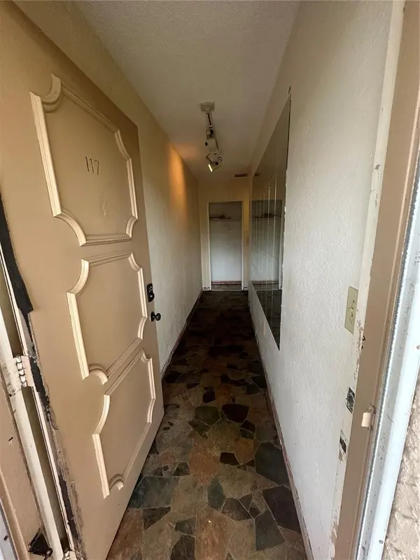 9950 62ND TER N #117, St Petersburg, FL 33708
