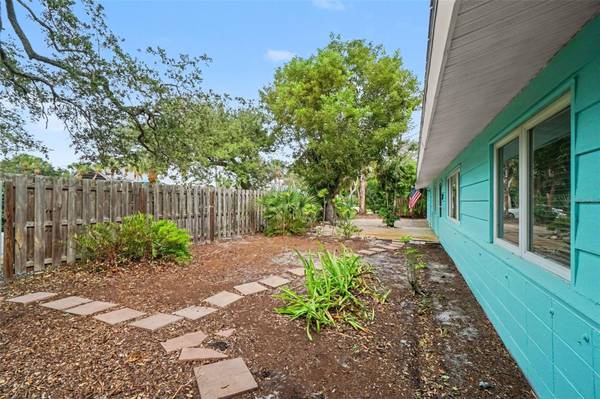 528 RALPH ST, Sarasota, FL 34242