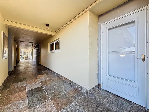 4550 COVE CIR #106, St Petersburg, FL 33708