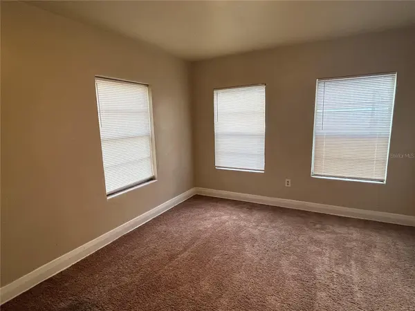 21 W SESSOMS AVE, Lake Wales, FL 33853