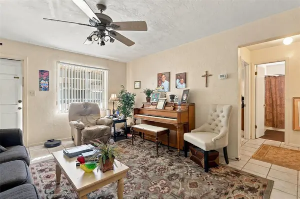 226 N JULIA AVE, Deland, FL 32720