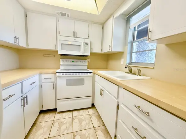 4533 MARINE Pkwy #204, New Port Richey, FL 34652