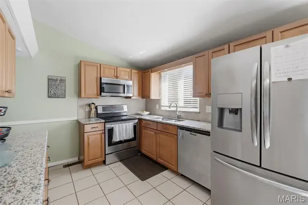 4542 Jenkins LN, St Louis, MO 63128