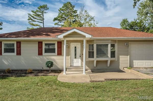 4345 Ringer RD, Mehlville, MO 63129