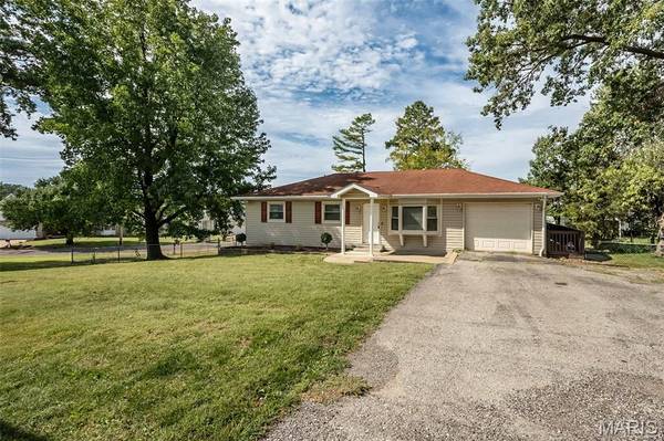 4345 Ringer RD, Mehlville, MO 63129