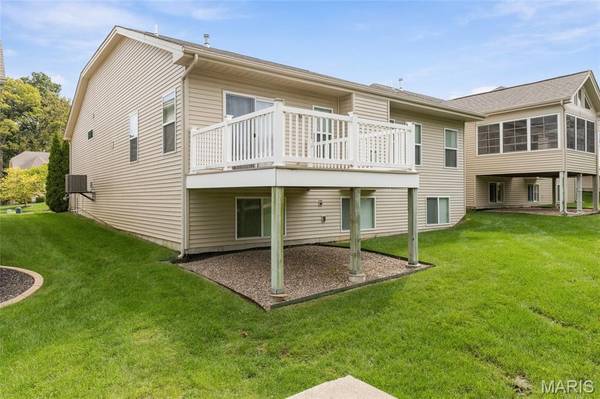 1247 Emerald Gardens DR, St Peters, MO 63376