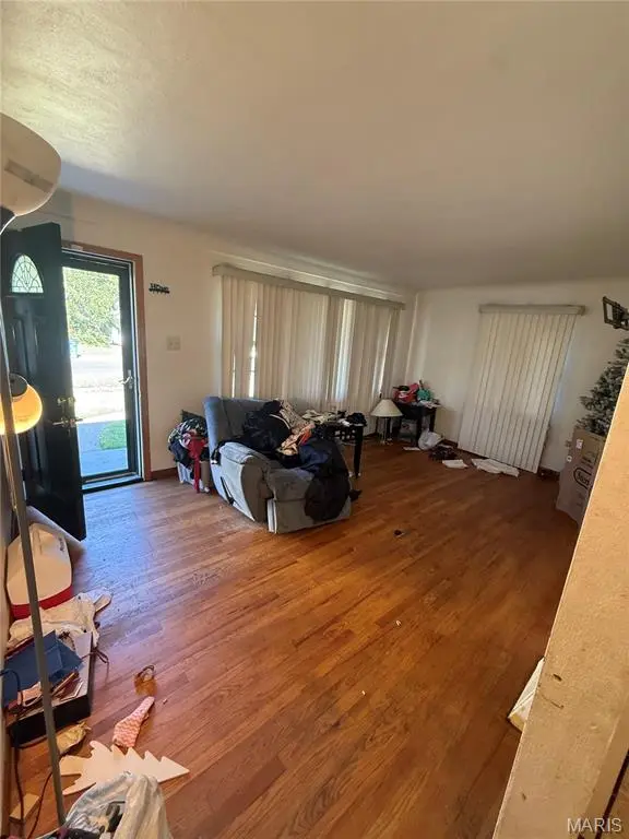 5712 Hamilton AVE, Jennings, MO 63136