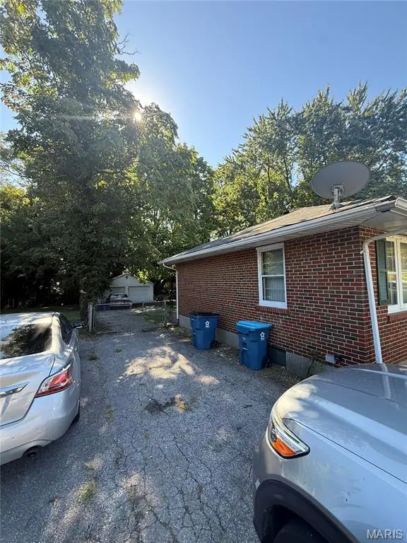 5712 Hamilton AVE, Jennings, MO 63136