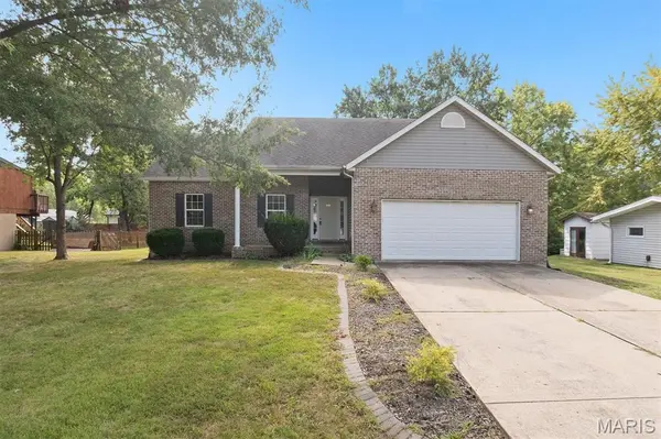 381 High Point DR, Edwardsville, IL 62025