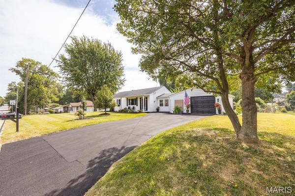 211 3rd ST, Collinsville, IL 62234