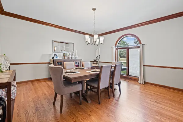 5657 Oakwood CIR, Long Grove, IL 60047