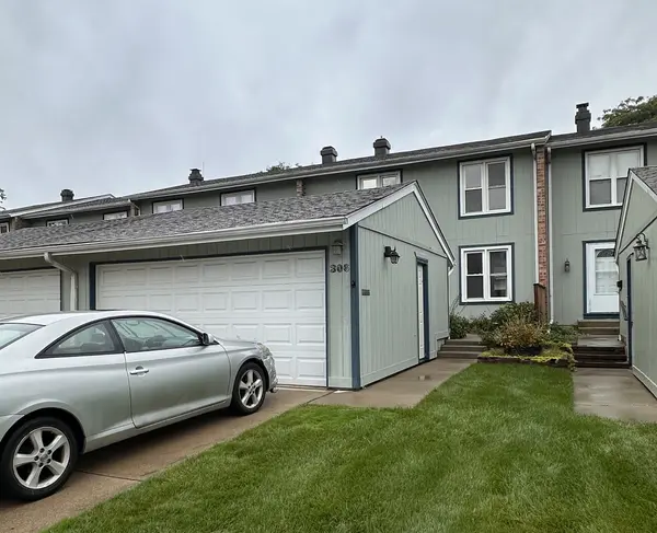 306 Colony Green DR, Bloomingdale, IL 60108