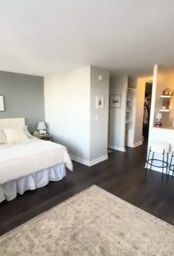 444 W Fullerton Pkwy #802, Chicago, IL 60614