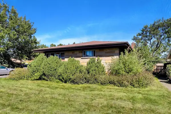 354 E Huntington LN, Elmhurst, IL 60126