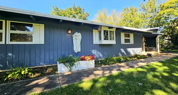 0N740 Prince Crossing RD, West Chicago, IL 60185